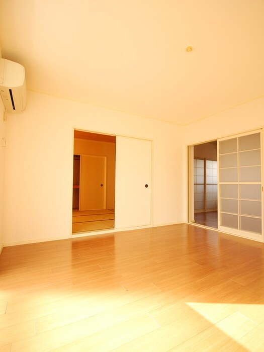 物件内観写真6　(居室)