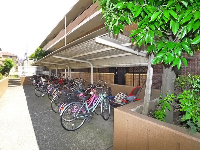 物件外観写真5　(駐輪場)