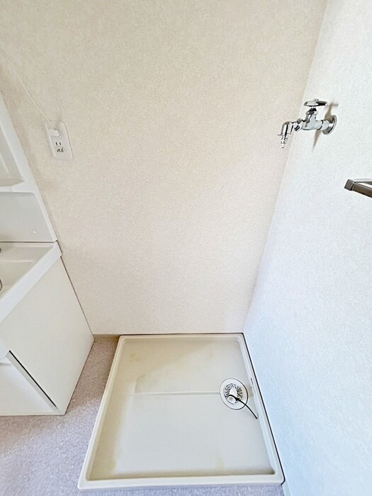 物件内観写真15　(洗濯機置場)