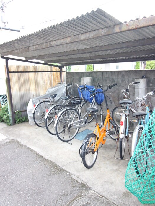 物件外観写真5　(駐輪場)