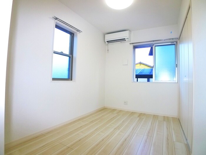 物件内観写真8　(室内からの展望)