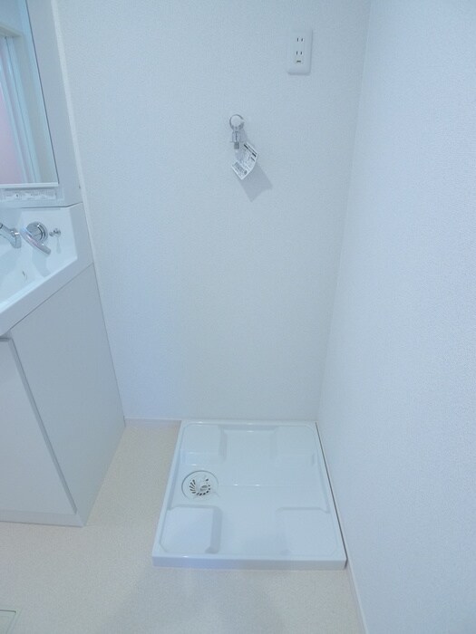 物件内観写真16　(洗濯機置場)