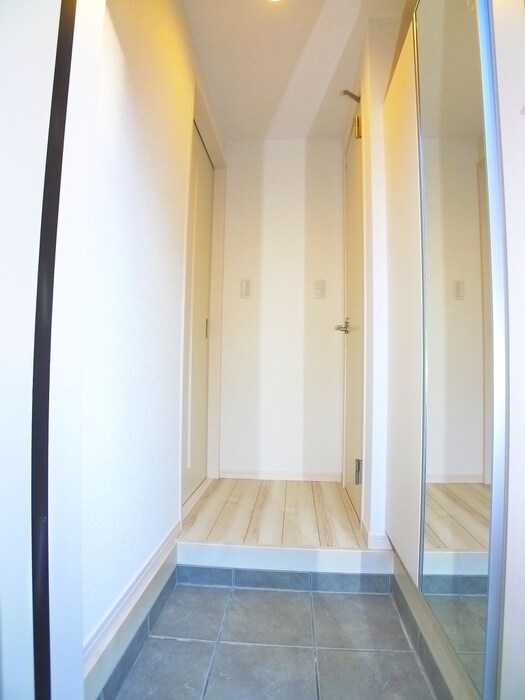 物件内観写真17　(玄関)