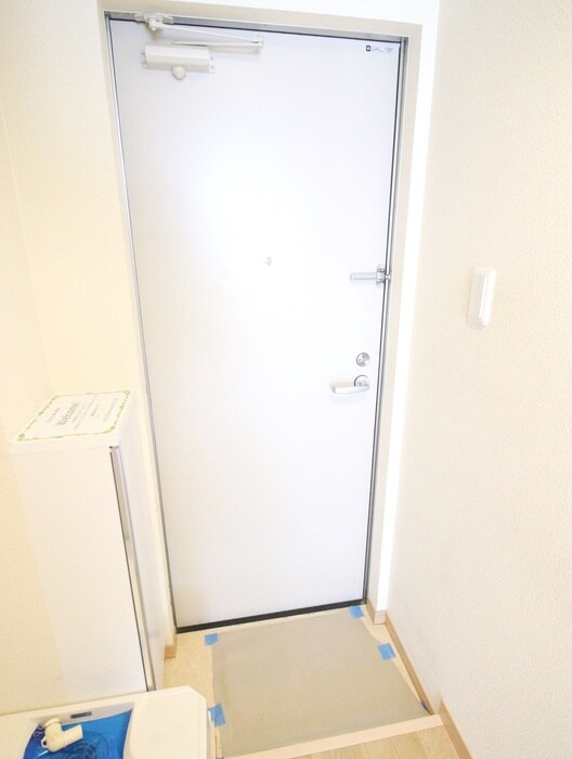物件内観写真16　(玄関)