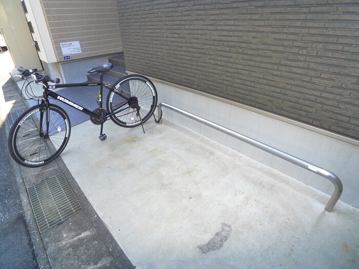 物件外観写真5　(駐輪場)