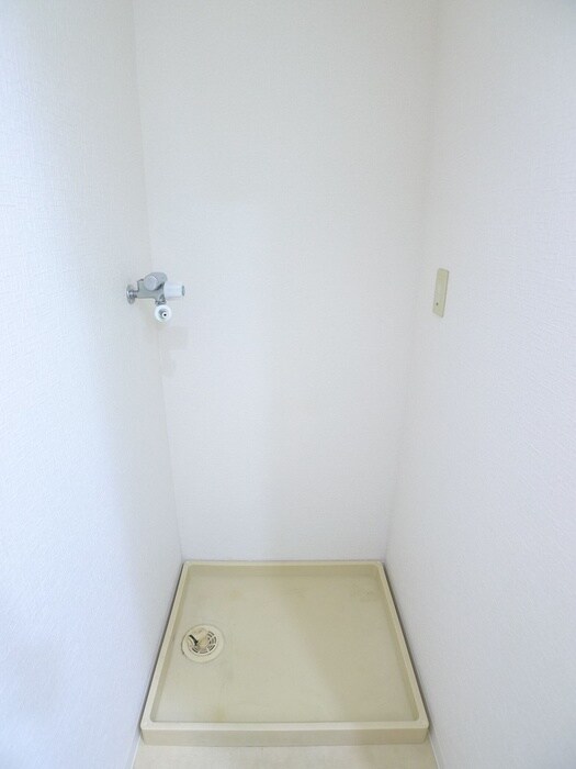 物件内観写真15　(洗濯機置場)