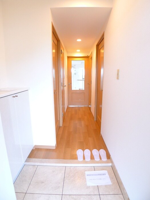 物件内観写真16　(玄関)