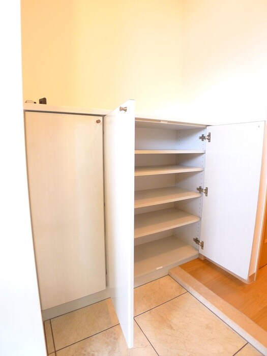 物件内観写真18　(靴箱)