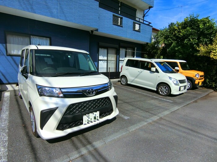 物件外観写真3　(駐車場)