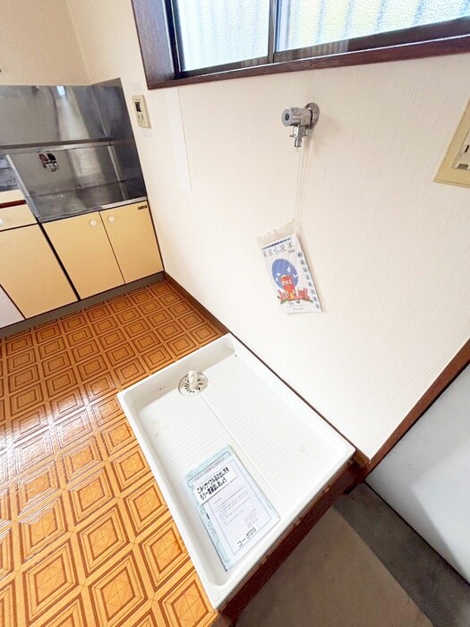 物件内観写真18　(洗濯機置場)