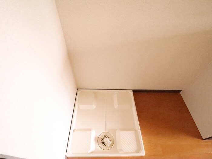 物件内観写真14　(洗濯機置場)