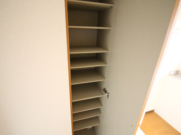 物件内観写真16　(靴箱)