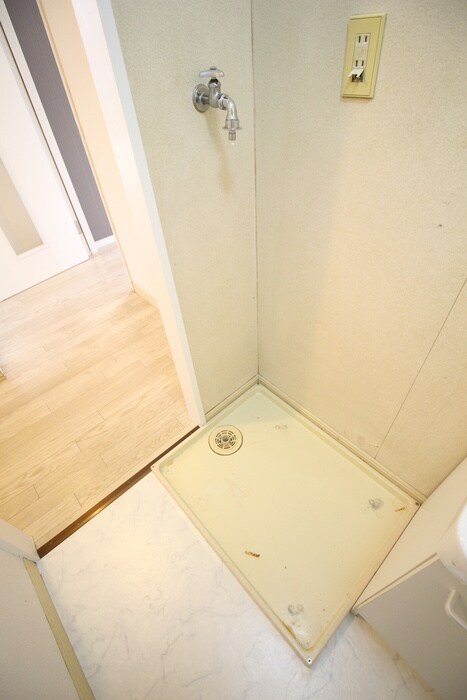 物件内観写真9　(洗濯機置場)