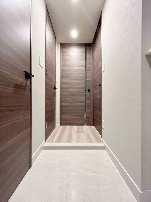 物件内観写真7　(玄関)