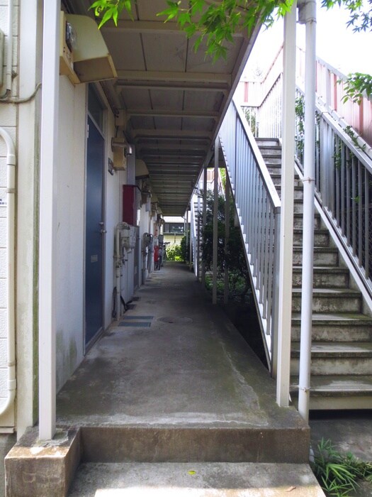 物件外観写真3　(エントランス部分)