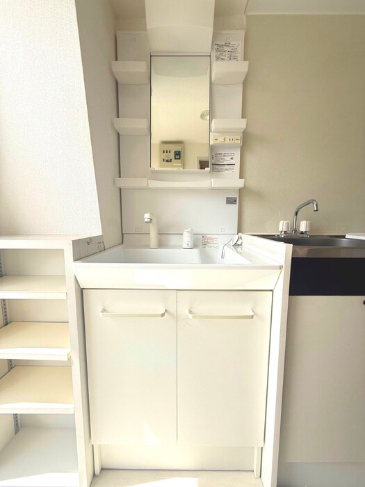 物件内観写真11　(洗面)