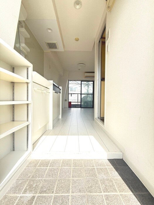 物件内観写真14　(玄関)