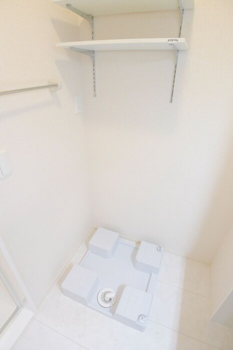 物件内観写真15　(洗濯機置場)