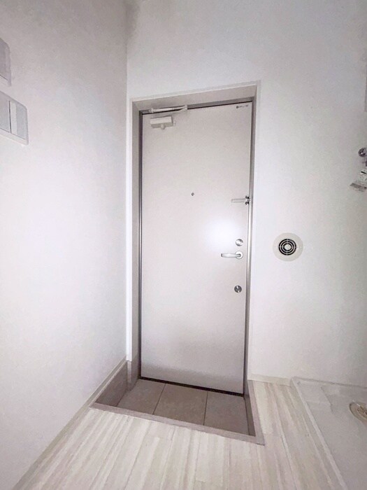 物件内観写真17　(玄関)