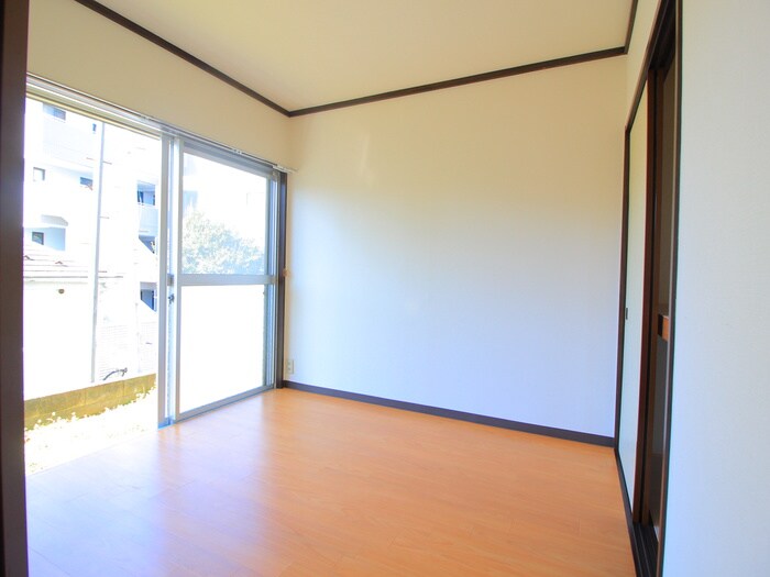 物件内観写真5　(居室)