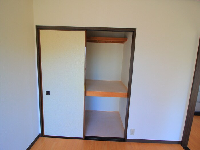 物件内観写真10　(収納)