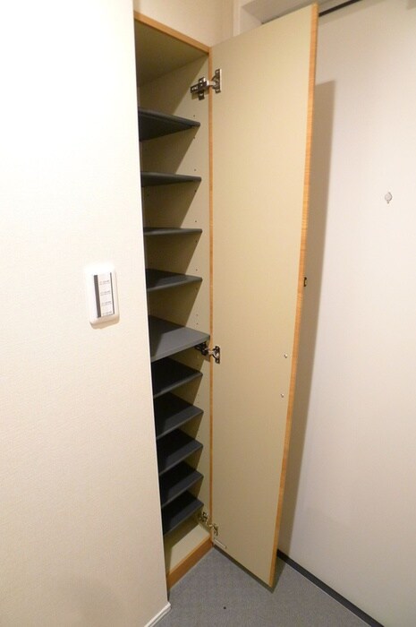 物件内観写真8　(靴箱)