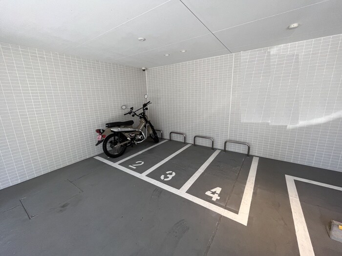 物件外観写真6　(駐輪場)