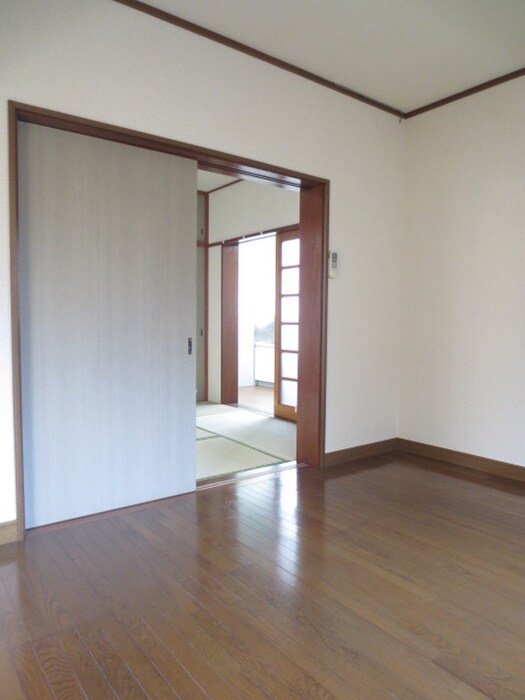 物件内観写真8　(居室)