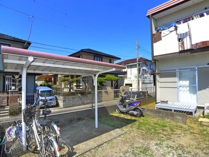 物件外観写真4　(駐輪場)