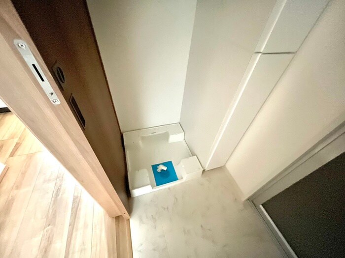 物件内観写真11　(洗濯機置場)