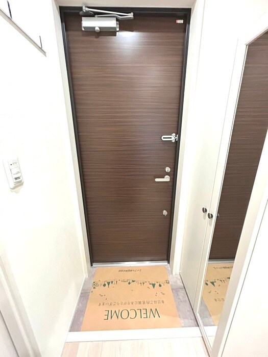 物件内観写真7　(玄関)