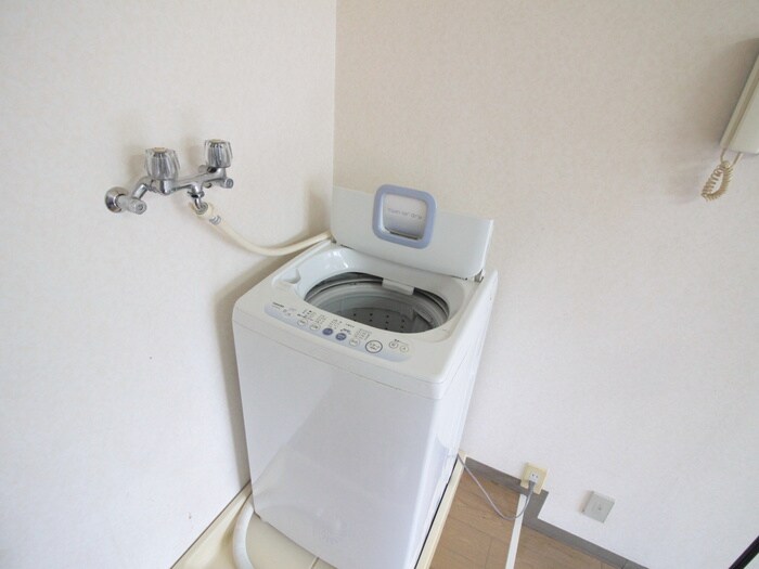 物件内観写真16　(洗濯機置場)