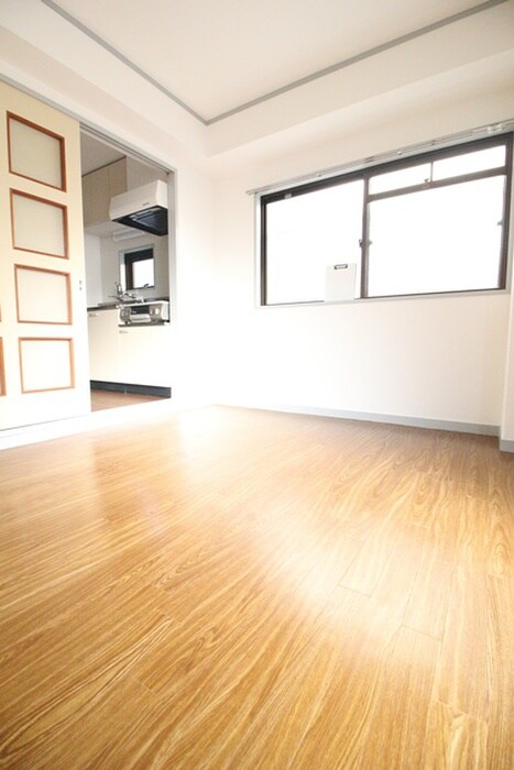 鎌伊ハイツの居室