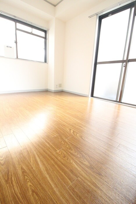 鎌伊ハイツの居室