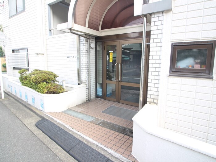 鎌伊ハイツのエントランス部分