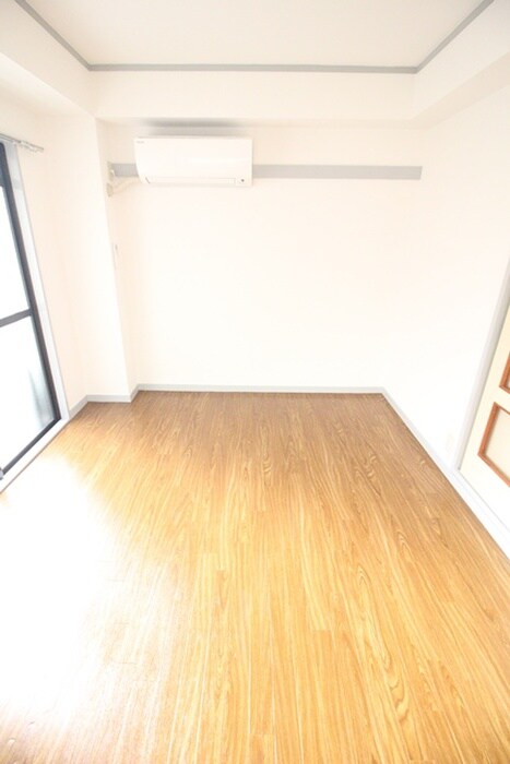 鎌伊ハイツの居室