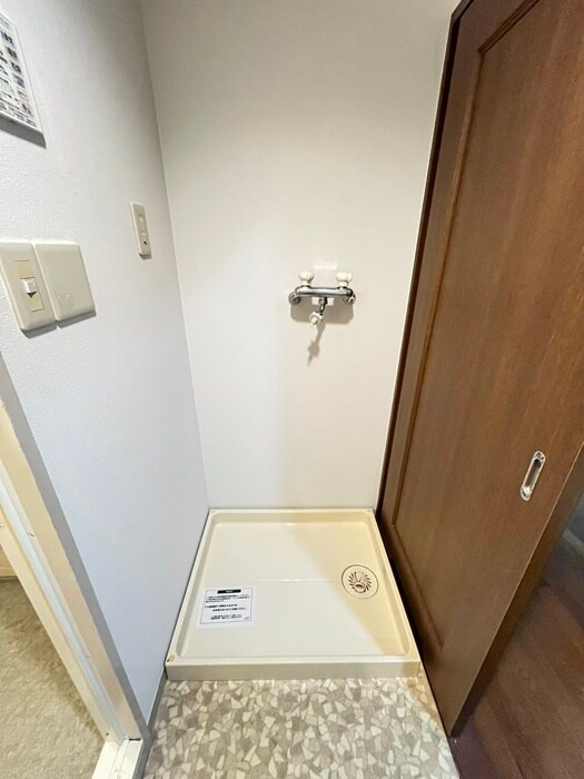 物件内観写真14　(洗濯機置場)