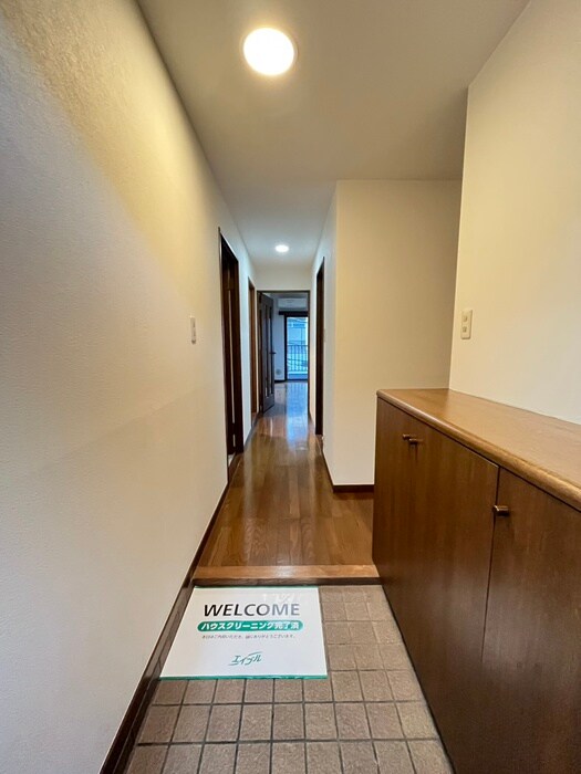 物件内観写真18　(玄関)