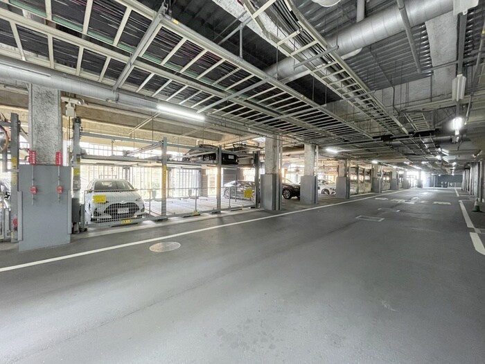 物件外観写真5　(駐車場)