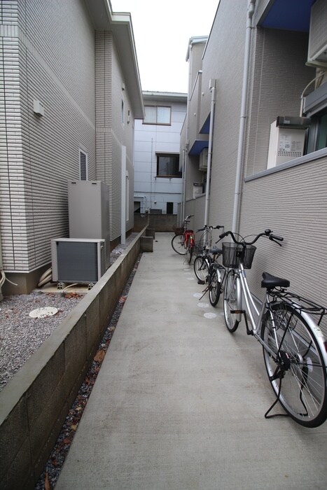 物件外観写真5　(駐輪場)