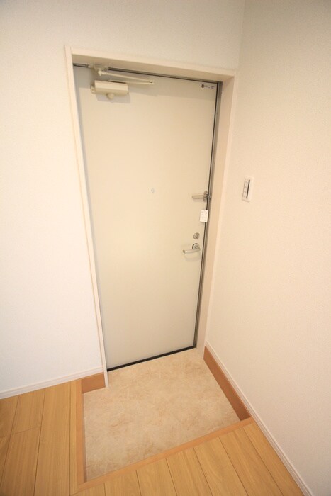 物件内観写真13　(玄関)