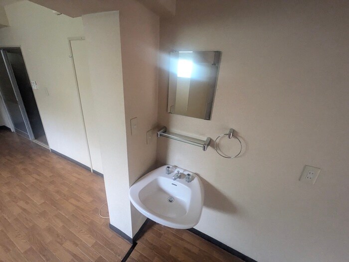 物件内観写真8　(洗面)