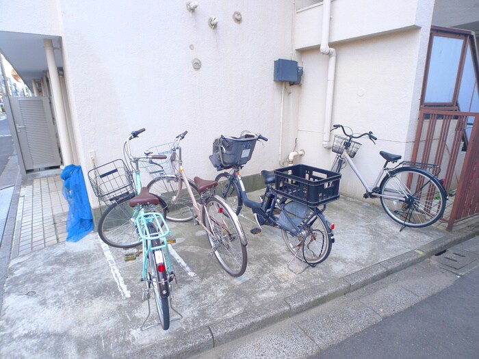 物件外観写真2　(駐輪場)