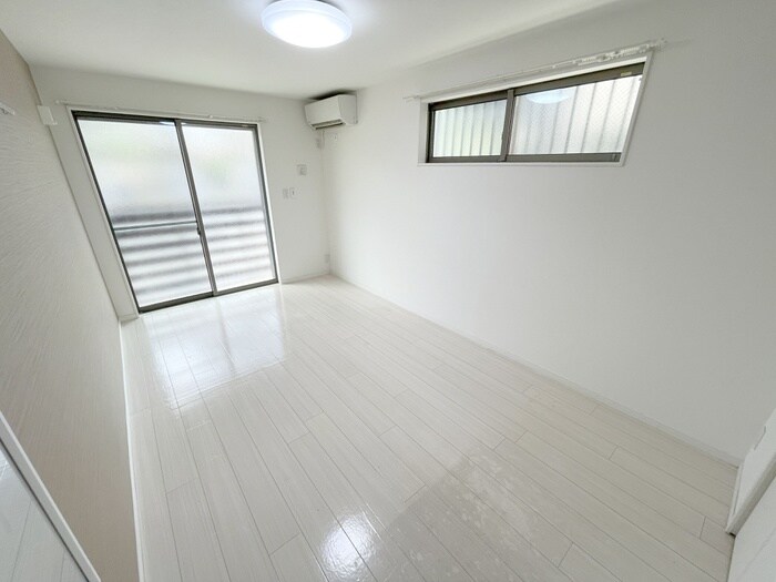 物件内観写真10　(室内からの展望)