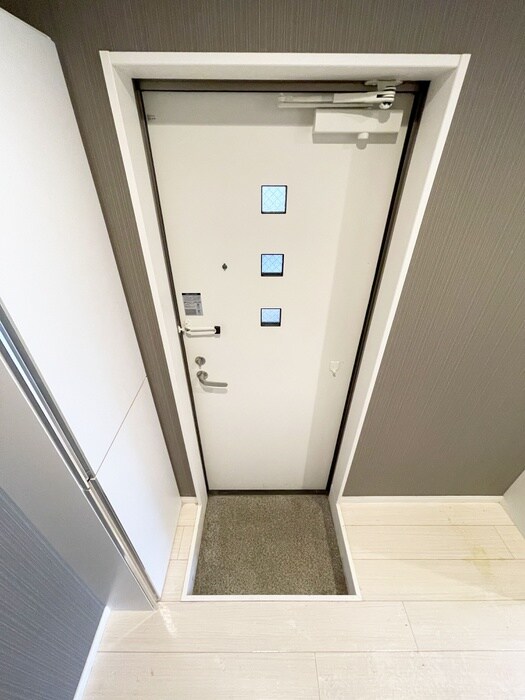 物件内観写真18　(玄関)