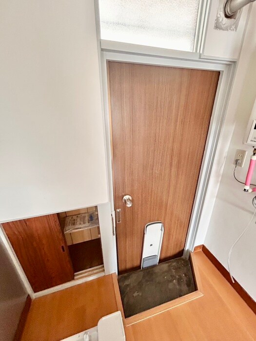 物件内観写真15　(玄関)