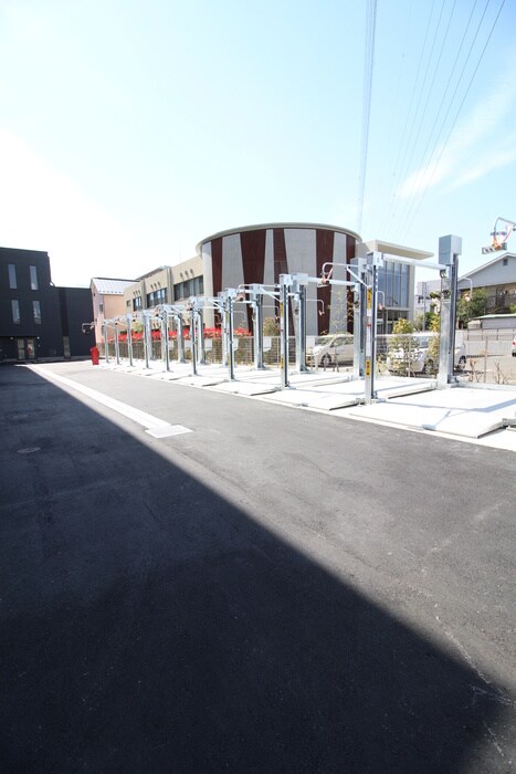 物件外観写真6　(駐車場)