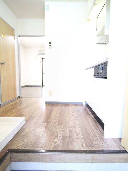 物件内観写真10　(玄関)