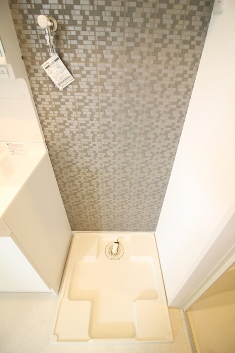 物件内観写真14　(洗濯機置場)