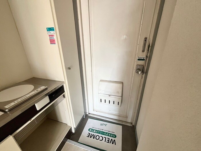 物件内観写真16　(玄関)